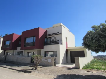 Moradia T4 para Venda em Atouguia da Baleia