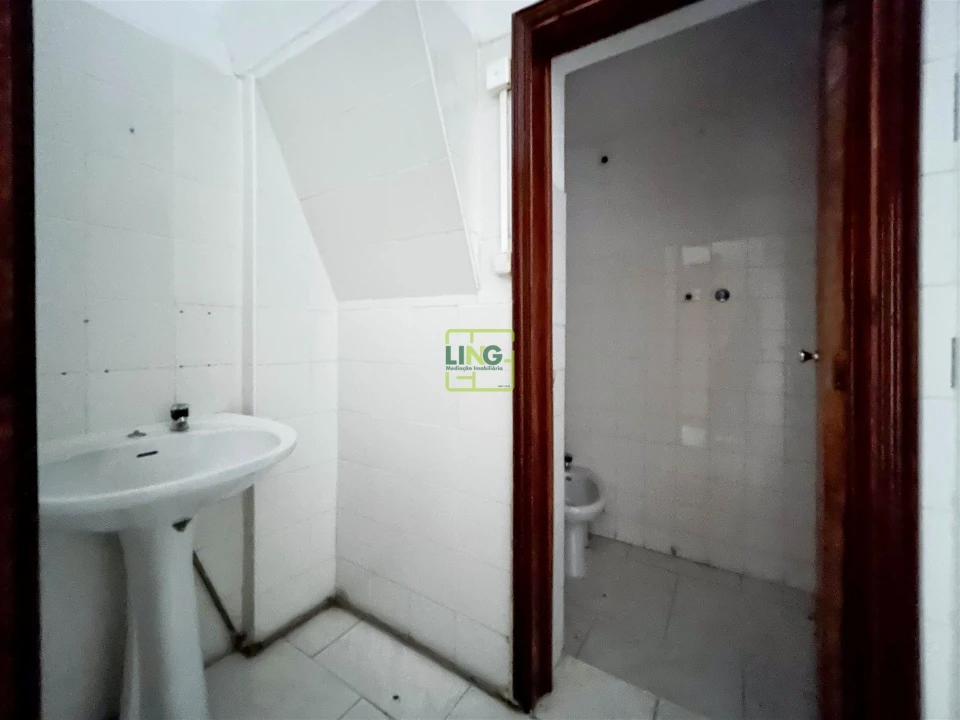 Loja para Arrendamento em Castelo Branco Foto 32