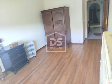Apartamento T2 para Venda em Currelos, Papízios e Sobral