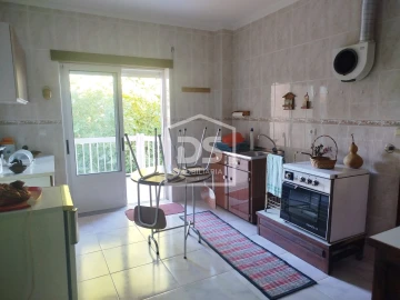 Apartamento T2 para Venda em Currelos, Papízios e Sobral