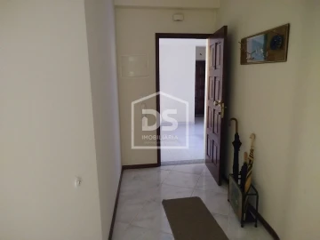 Apartamento T2 para Venda em Currelos, Papízios e Sobral