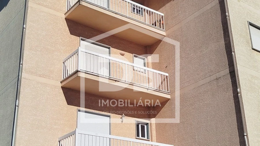 Apartamento T2 para Venda em Currelos, Papízios e Sobral