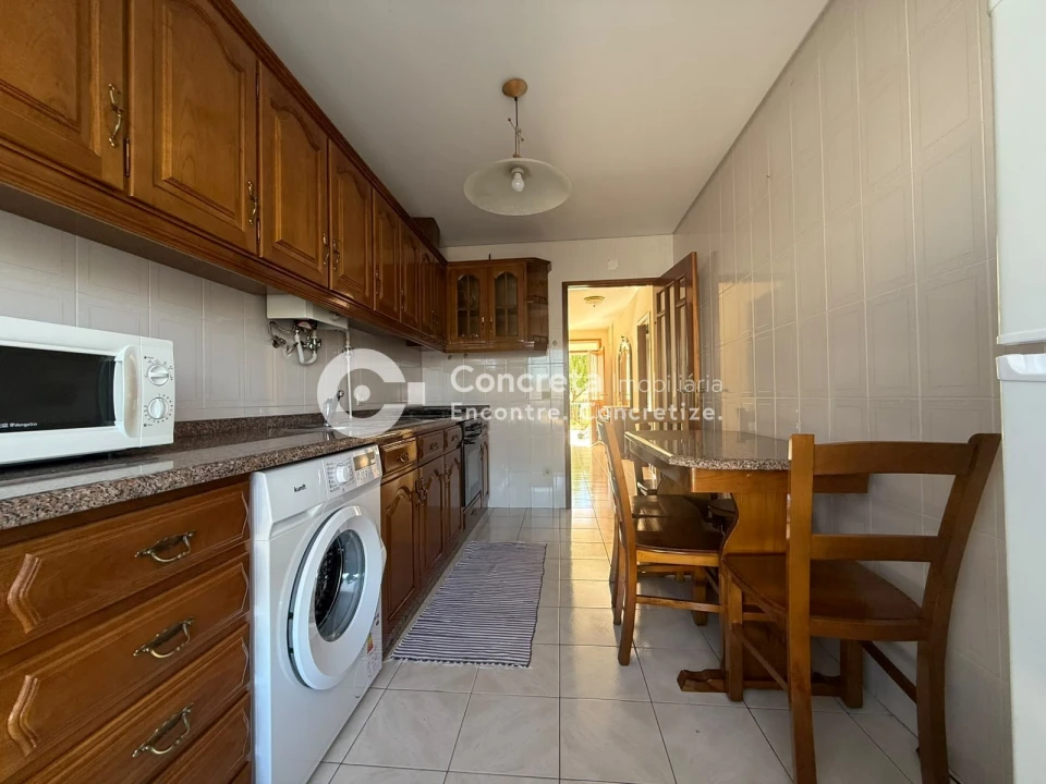 Apartamento T1 para Arrendamento em Arcozelo Foto 1