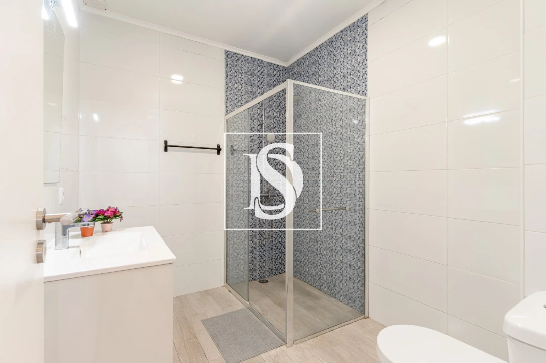 Apartamento T7 para Venda em Caparica e Trafaria Foto 58