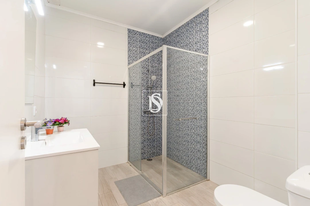 Apartamento T7 para Venda em Caparica e Trafaria Foto 133