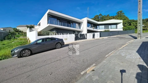Moradia T3 para Venda em Astromil