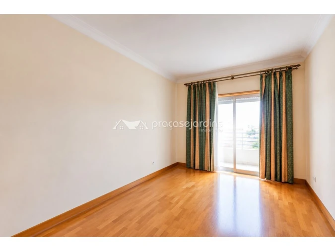 Apartamento T3 para Venda em Leiria, Pousos, Barreira e Cortes Foto 16