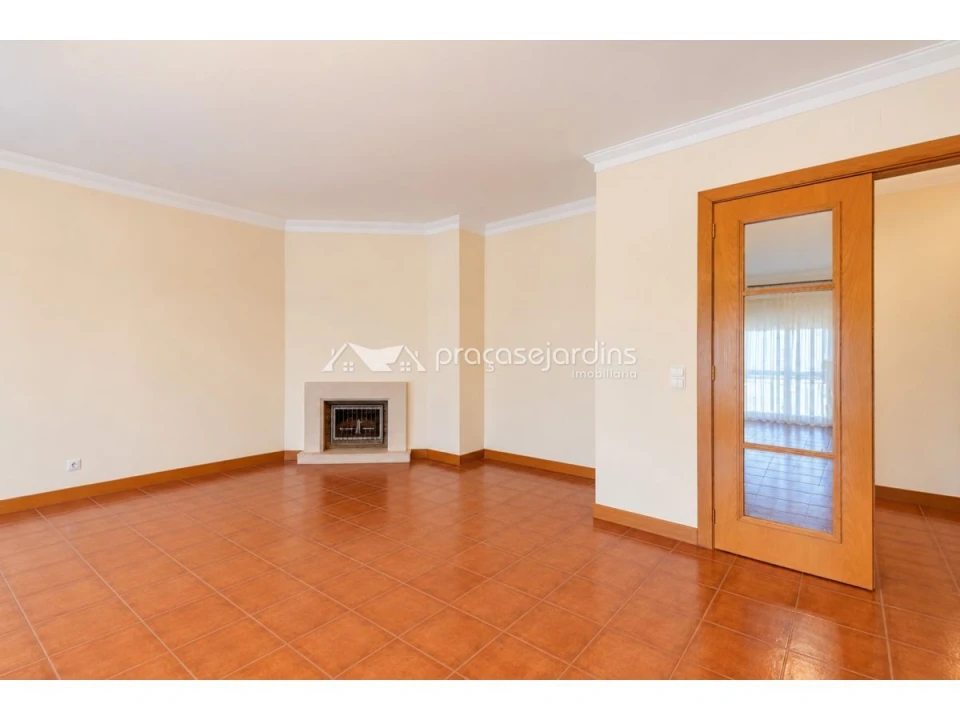 Apartamento T3 para Venda em Leiria, Pousos, Barreira e Cortes Foto 2
