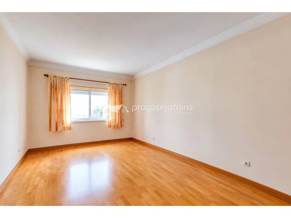 Apartamento T3 para Venda em Leiria, Pousos, Barreira e Cortes Foto 14