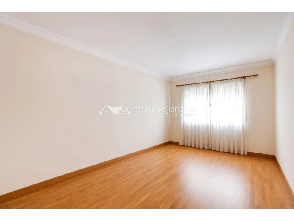 Apartamento T3 para Venda em Leiria, Pousos, Barreira e Cortes Foto 11