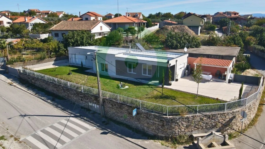Moradia T2 para Venda em Bouçoães