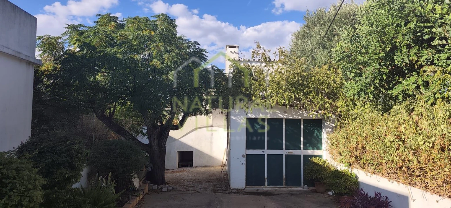 Moradia T2 para Venda em Santa Barbara de Nexe Foto 1