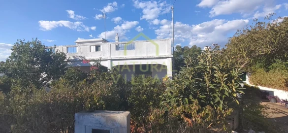 Moradia T2 para Venda em Santa Barbara de Nexe