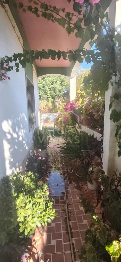 Moradia T2 para Venda em Santa Barbara de Nexe