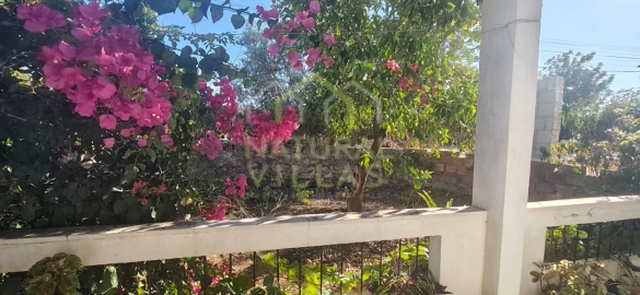 Moradia T2 para Venda em Santa Barbara de Nexe