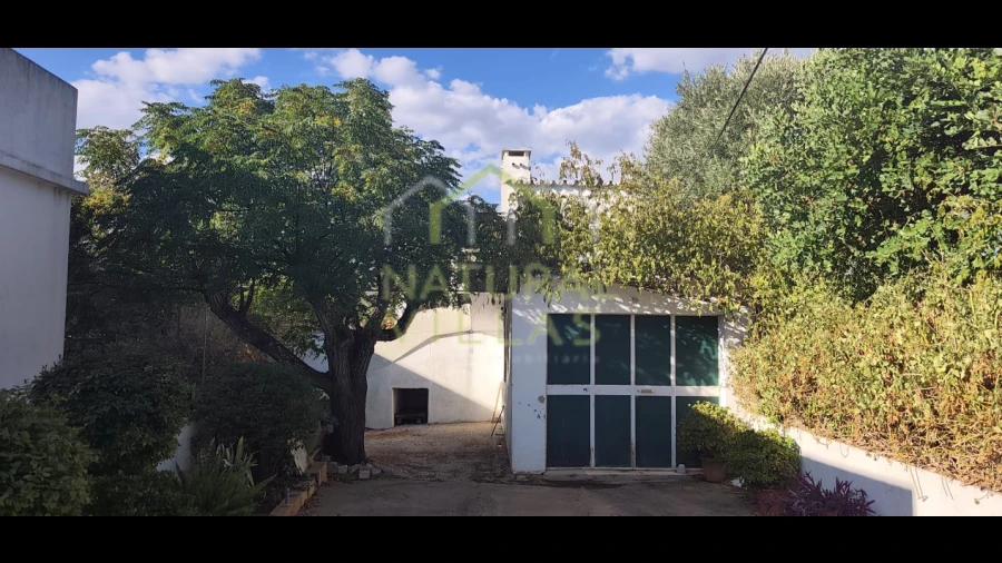 Moradia T2 para Venda em Santa Barbara de Nexe