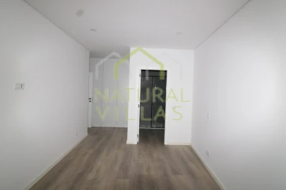 Apartamento T2 para Venda em Faro (Sé e São Pedro)