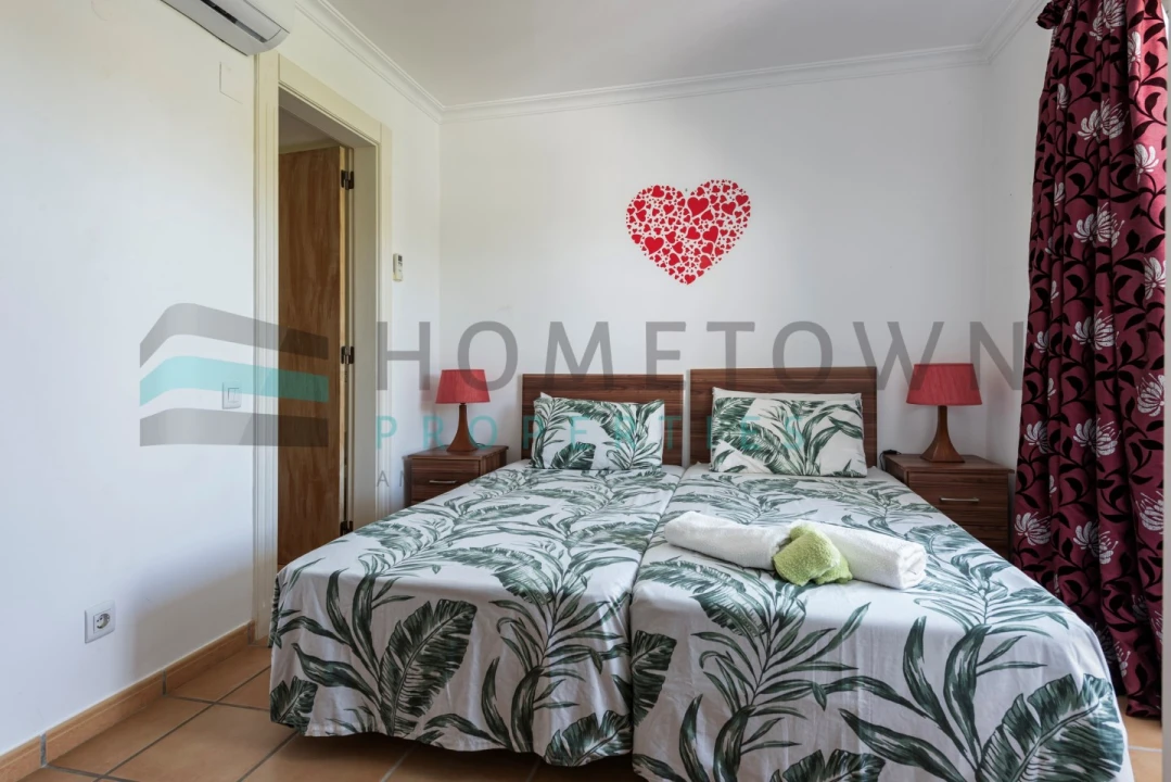 Apartamento T2 para Venda em Quarteira Foto 28