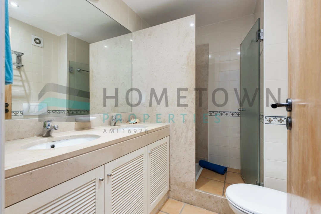 Apartamento T2 para Venda em Quarteira Foto 29