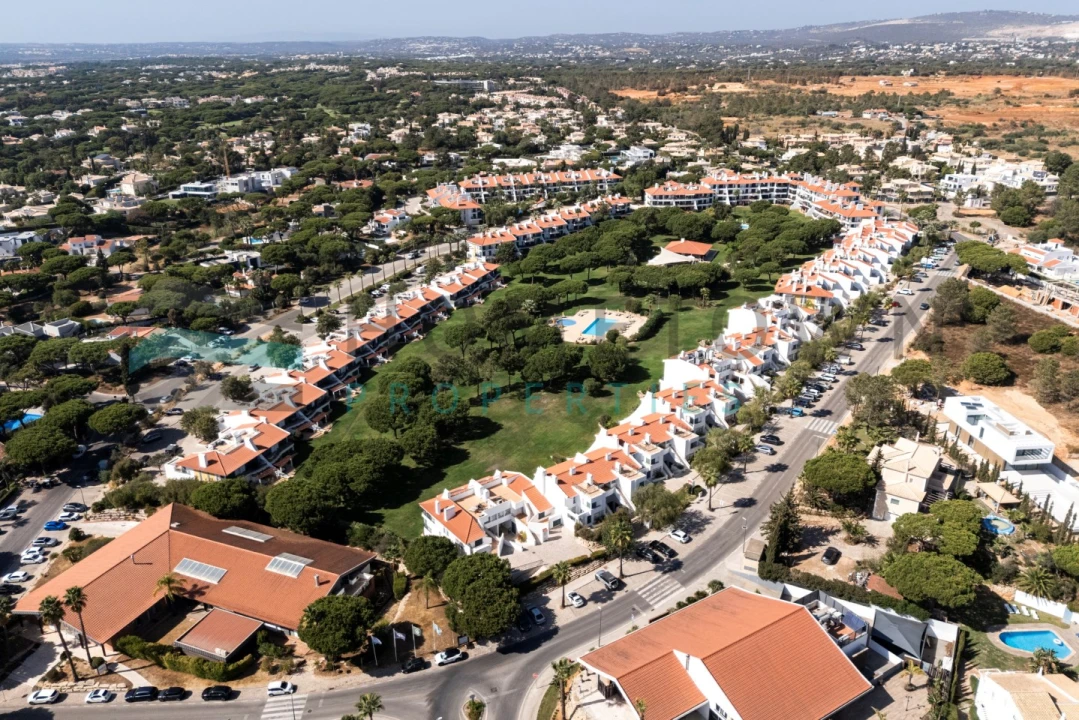 Apartamento T2 para Venda em Quarteira Foto 33