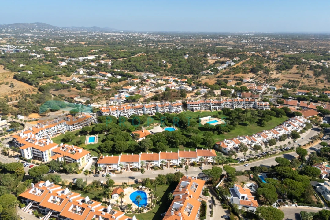 Apartamento T2 para Venda em Quarteira Foto 35