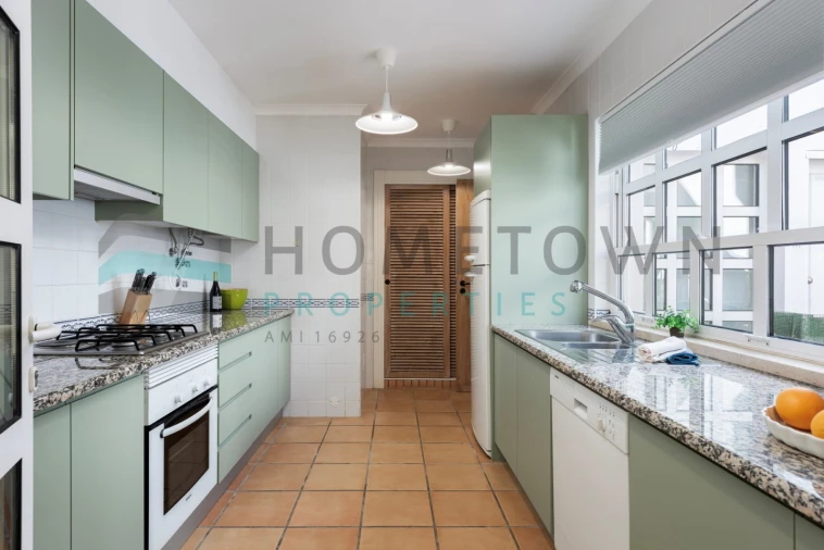 Apartamento T2 para Venda em Quarteira Foto 9