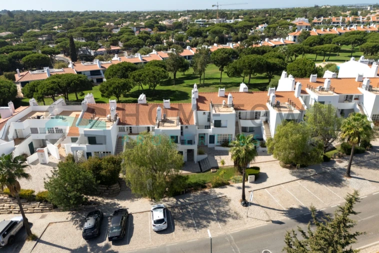 Apartamento T2 para Venda em Quarteira Foto 32