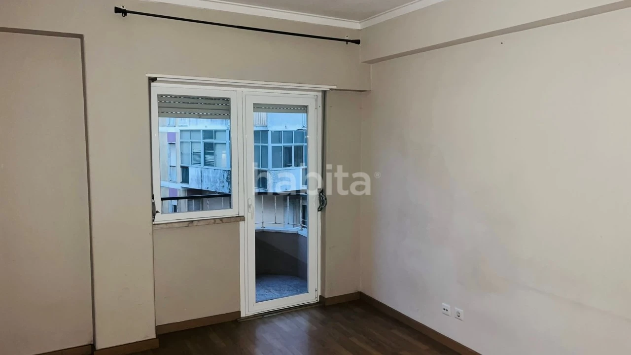 Apartamento T3 para Venda em Massamá e Monte Abraão Foto 8