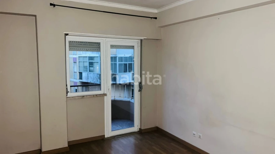 Apartamento T3 para Venda em Massamá e Monte Abraão Foto 8