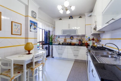 Apartamento T3 para Venda em Mina de Água