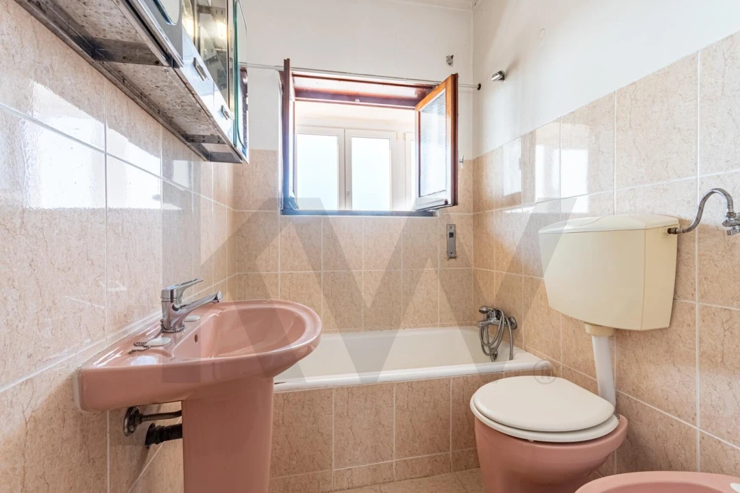 Apartamento T2 para Venda em São Domingos de Rana Foto 13