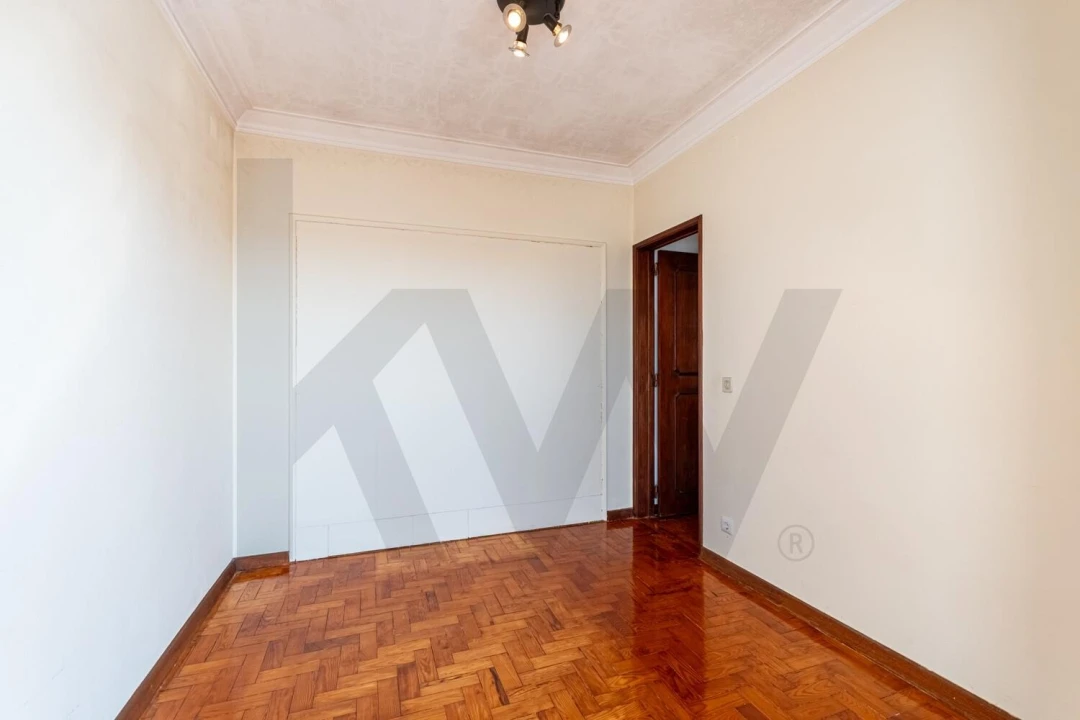 Apartamento T2 para Venda em São Domingos de Rana Foto 6