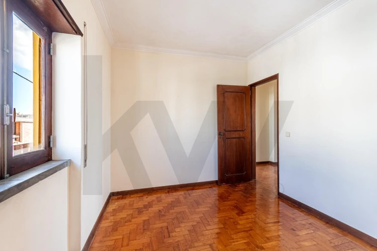 Apartamento T2 para Venda em São Domingos de Rana Foto 8