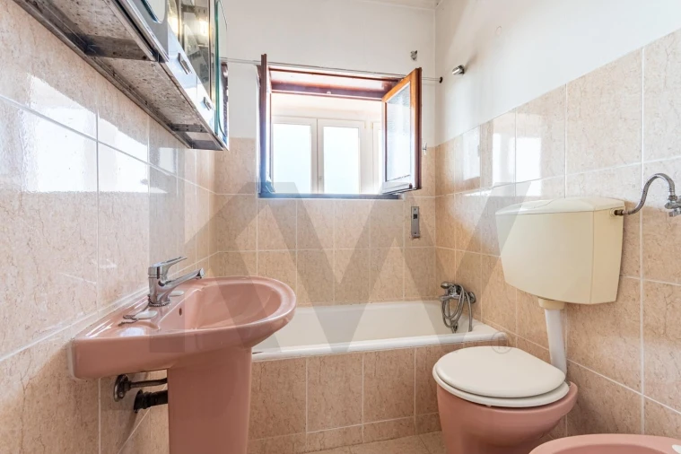 Apartamento T2 para Venda em São Domingos de Rana Foto 13