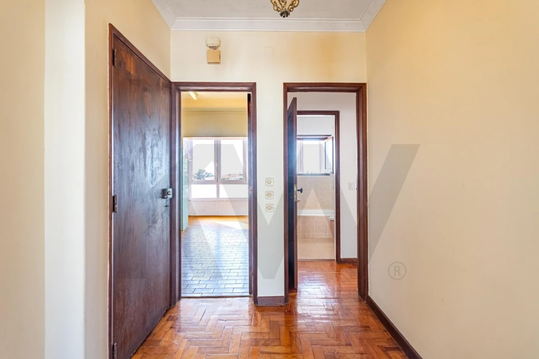 Apartamento T2 para Venda em São Domingos de Rana Foto 4