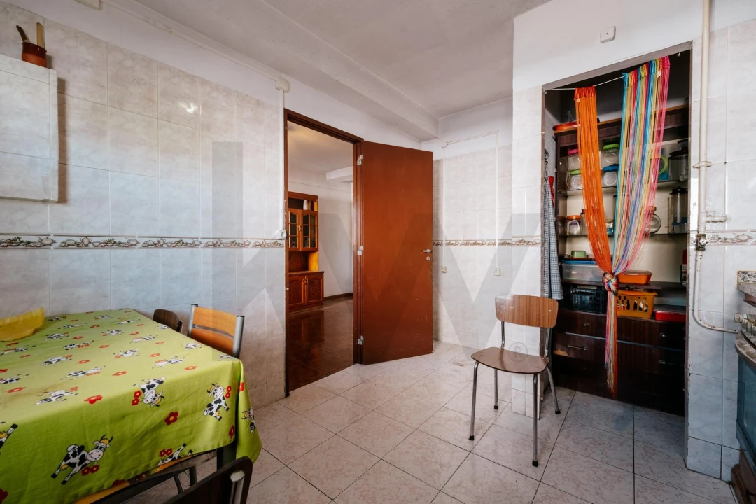 Apartamento T2 para Venda em Santo Antonio dos Olivais Foto 14