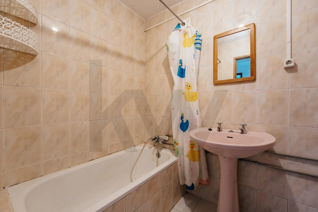 Apartamento T2 para Venda em Santo Antonio dos Olivais Foto 17