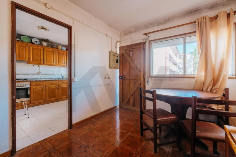 Apartamento T2 para Venda em Santo Antonio dos Olivais Foto 11