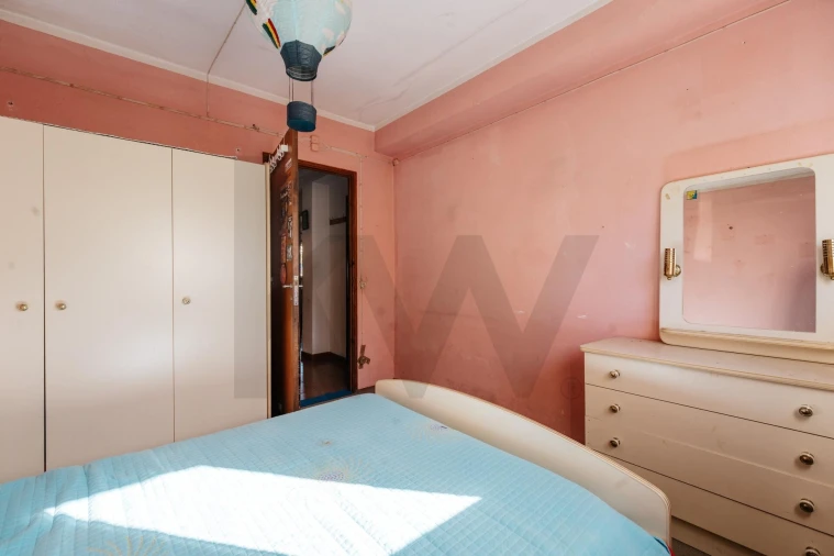 Apartamento T2 para Venda em Santo Antonio dos Olivais Foto 25