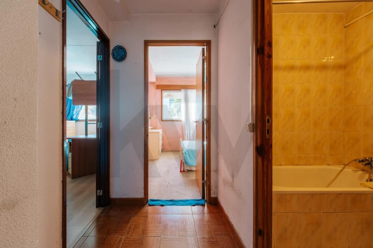Apartamento T2 para Venda em Santo Antonio dos Olivais Foto 16