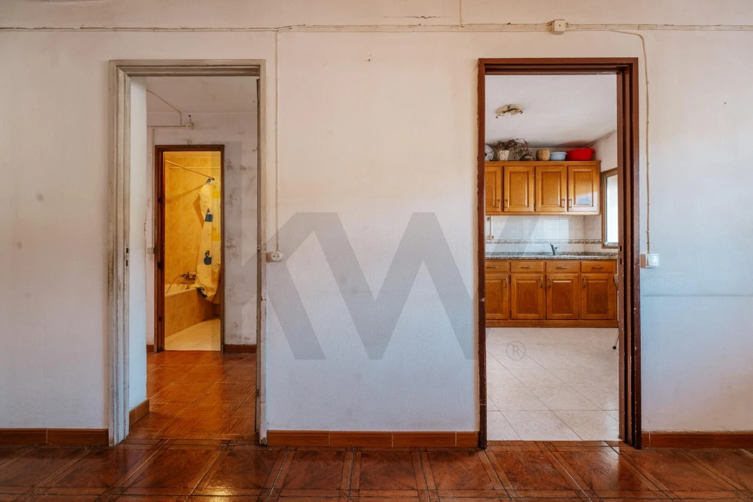 Apartamento T2 para Venda em Santo Antonio dos Olivais Foto 10