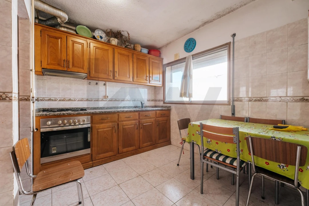 Apartamento T2 para Venda em Santo Antonio dos Olivais Foto 12