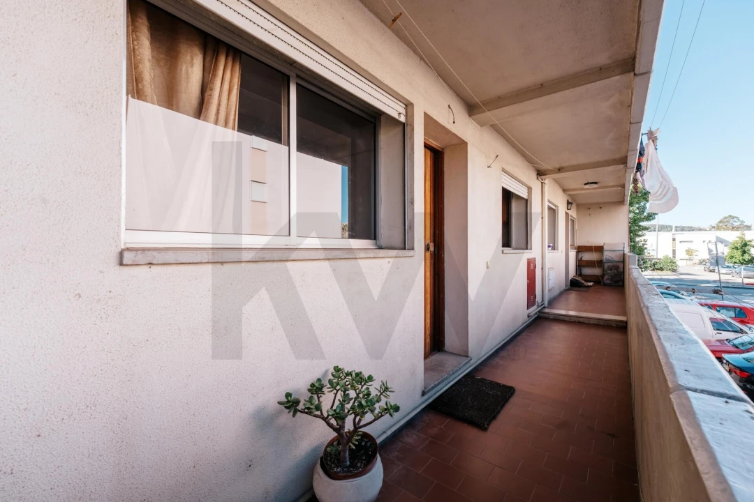 Apartamento T2 para Venda em Santo Antonio dos Olivais Foto 5