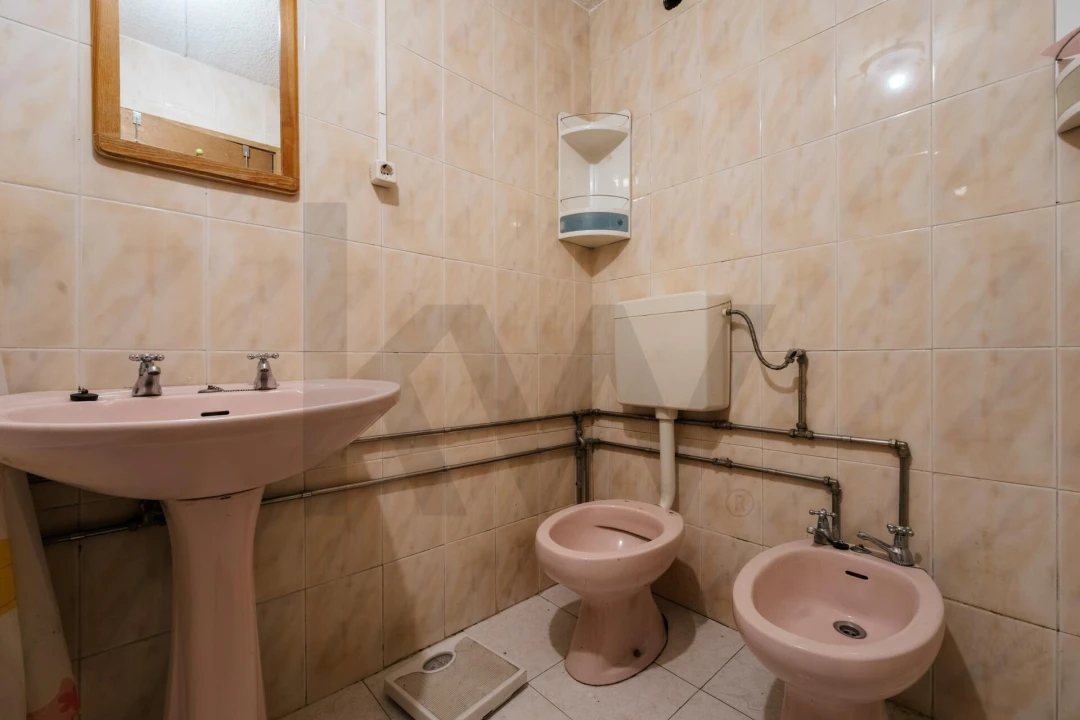 Apartamento T2 para Venda em Santo Antonio dos Olivais Foto 18