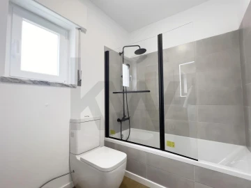 Apartamento T4 para Arrendamento em Marvila, Ribeira Santarém, São Salvador, São Nicolau