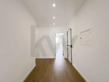 Apartamento T4 para Arrendamento em Marvila, Ribeira Santarém, São Salvador, São Nicolau