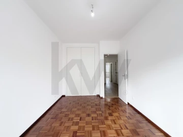 Apartamento T4 para Arrendamento em Marvila, Ribeira Santarém, São Salvador, São Nicolau