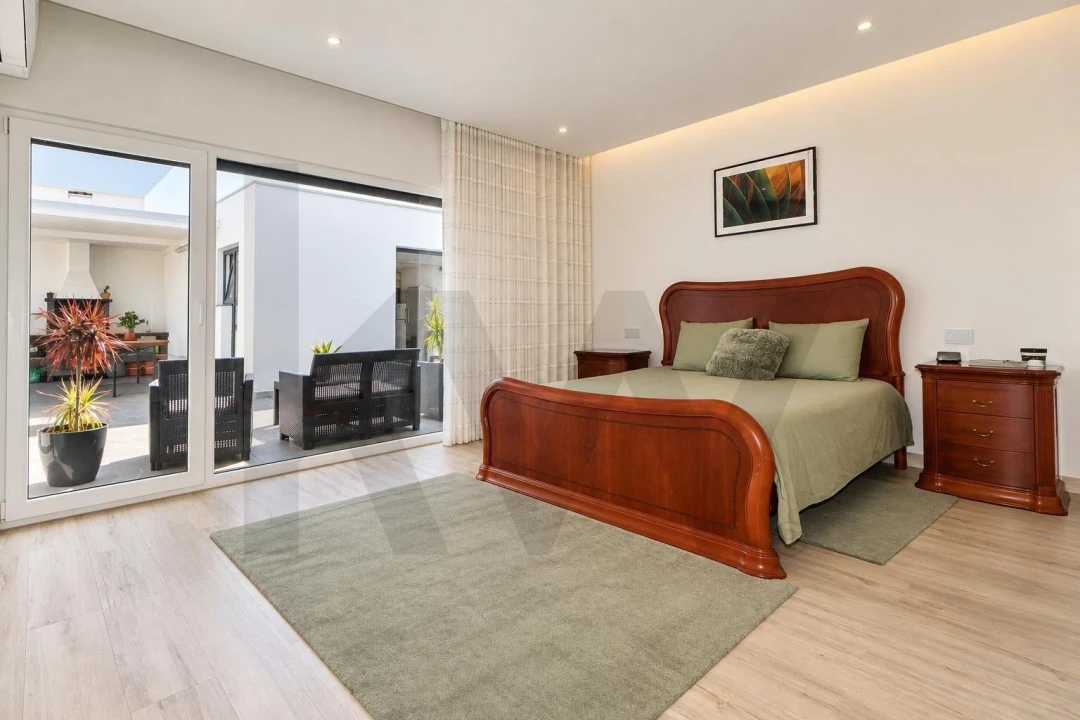 Moradia T4 para Venda em Fernao Ferro Foto 7
