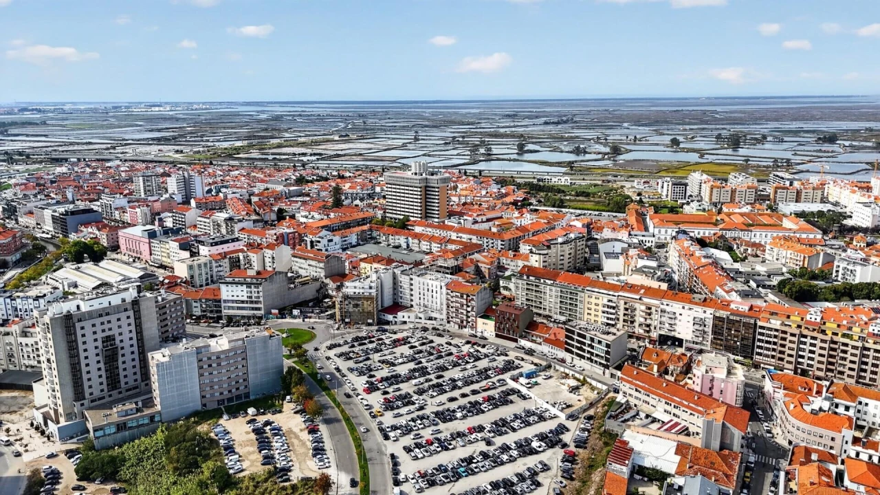 Apartamento T3 para Venda em Glória e Vera Cruz Foto 28