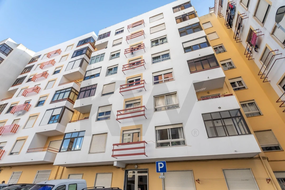 Apartamento T2 para Venda em Agualva e Mira-Sintra Foto 33